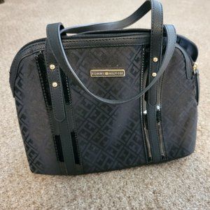 Tommy Hilfiger purse black